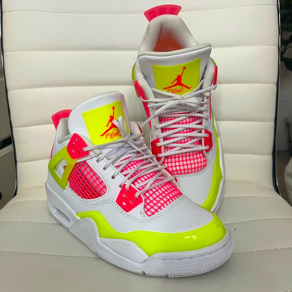 nike air jordan 4 retro  “lemon venom” in box